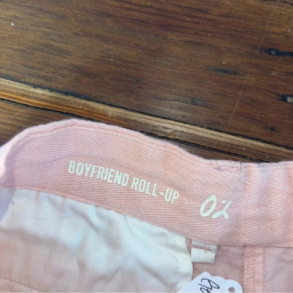GAP Women's Pink boyfriend roll up khakis Shorts